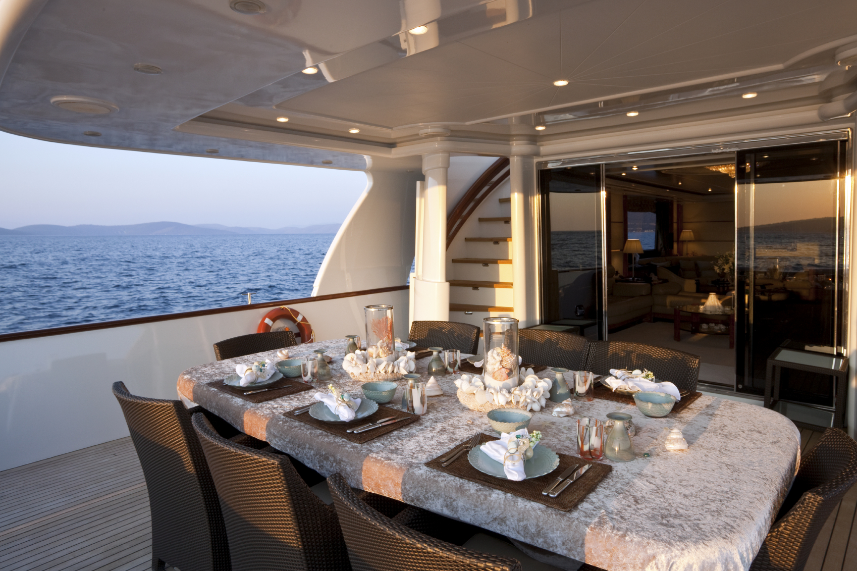 private dinner cruise