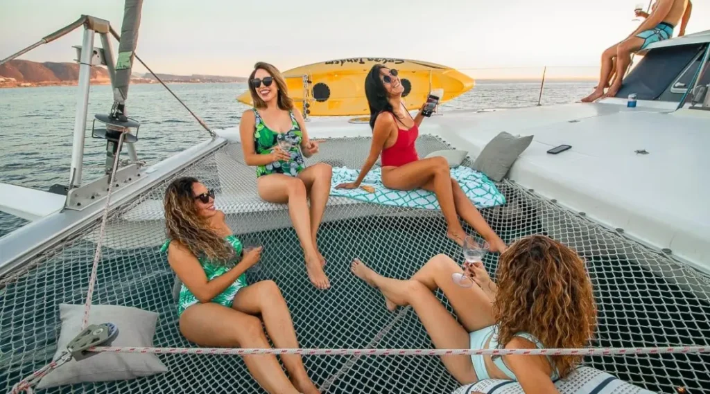 7bbbf5c1-1f39-46aa-828d-423a6dcb14ce - Lover Lips Yachts