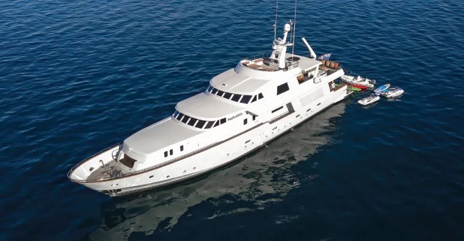 Billionaires Mega Yacht 1 - Lover Lips Yachts