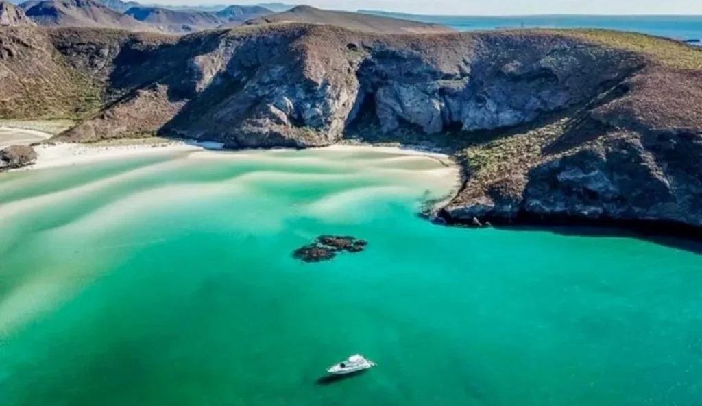 IMG-6735 - Lover Lips Yachts