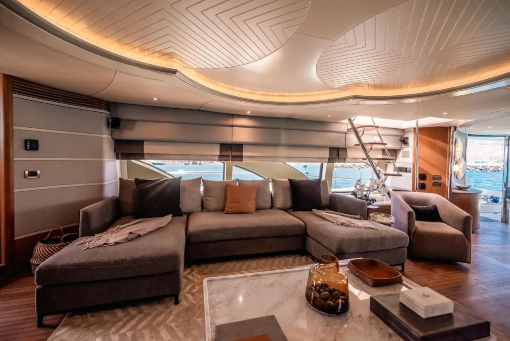 2020 Lagoon 46 - 2 - Lover lips