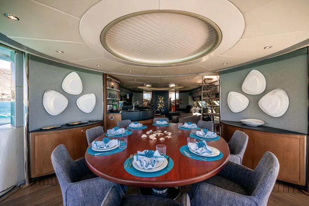 2020 Lagoon 46 - 3 - Lover lips