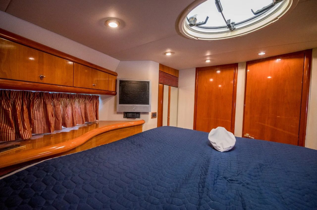 Slider 8 13% | Luxury Yacht Charter La Paz - Lover Lips Yachts 💋