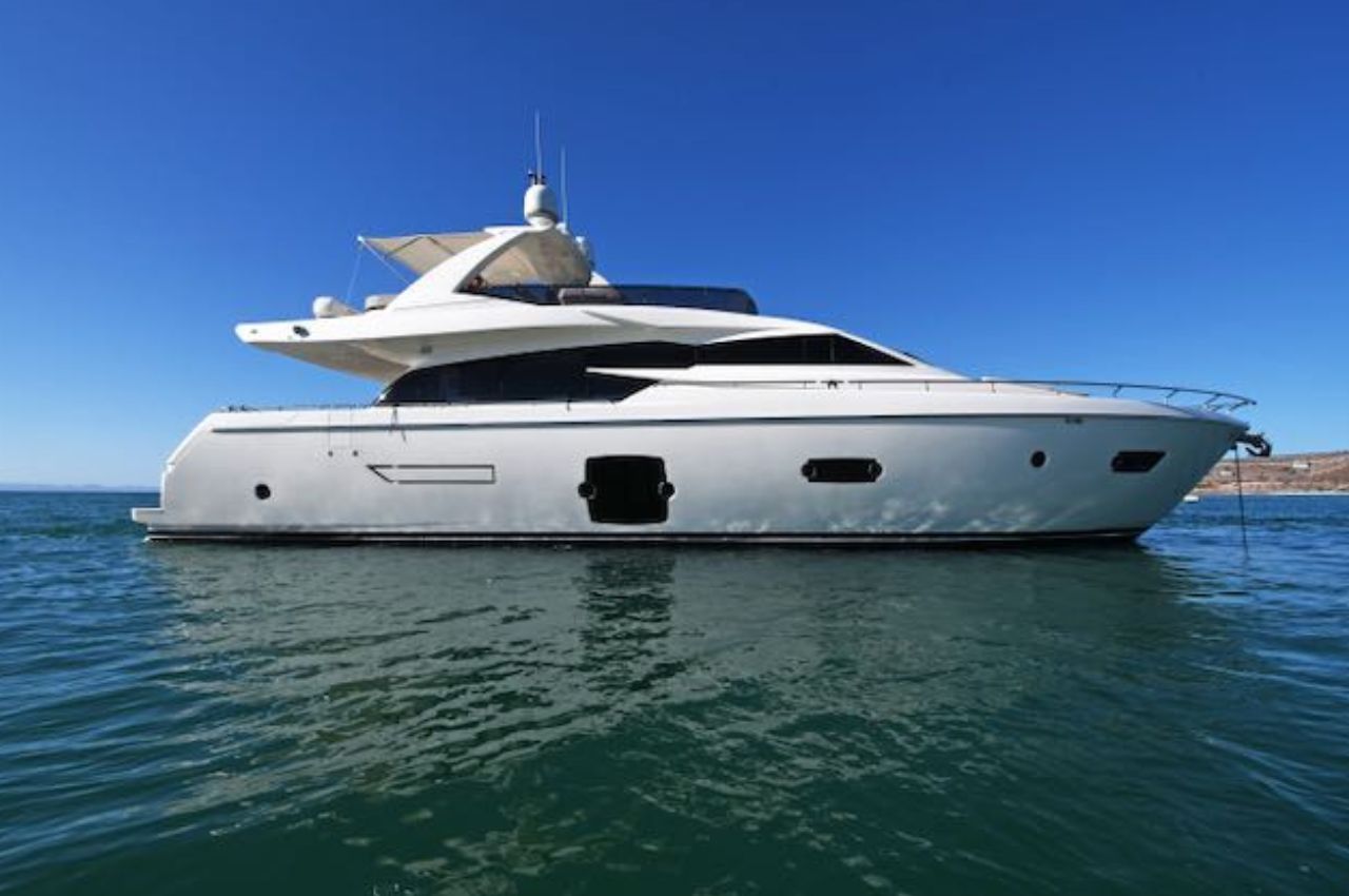 Ferretti 72% | Luxury Yacht Charter La Paz - Lover Lips Yachts 💋