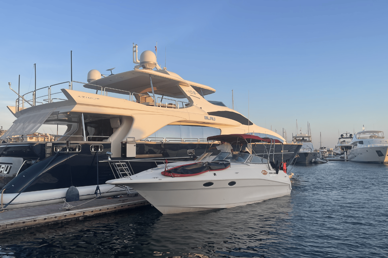 Most Affordable Luxury Yacht 26% | Luxury Yacht Charter La Paz - Lover Lips Yachts 💋