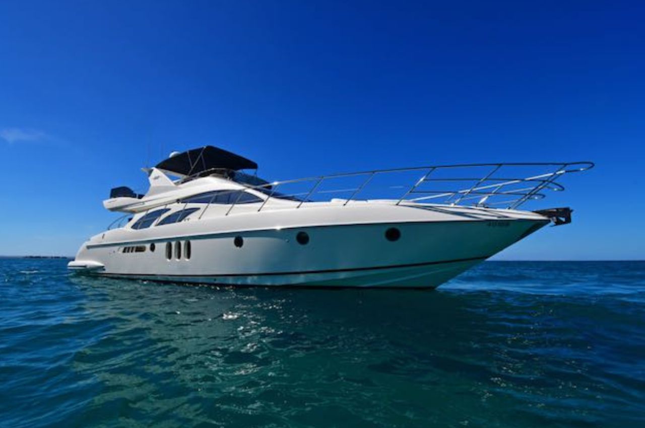 Azimut 66% | Luxury Yacht Charter La Paz - Lover Lips Yachts 💋