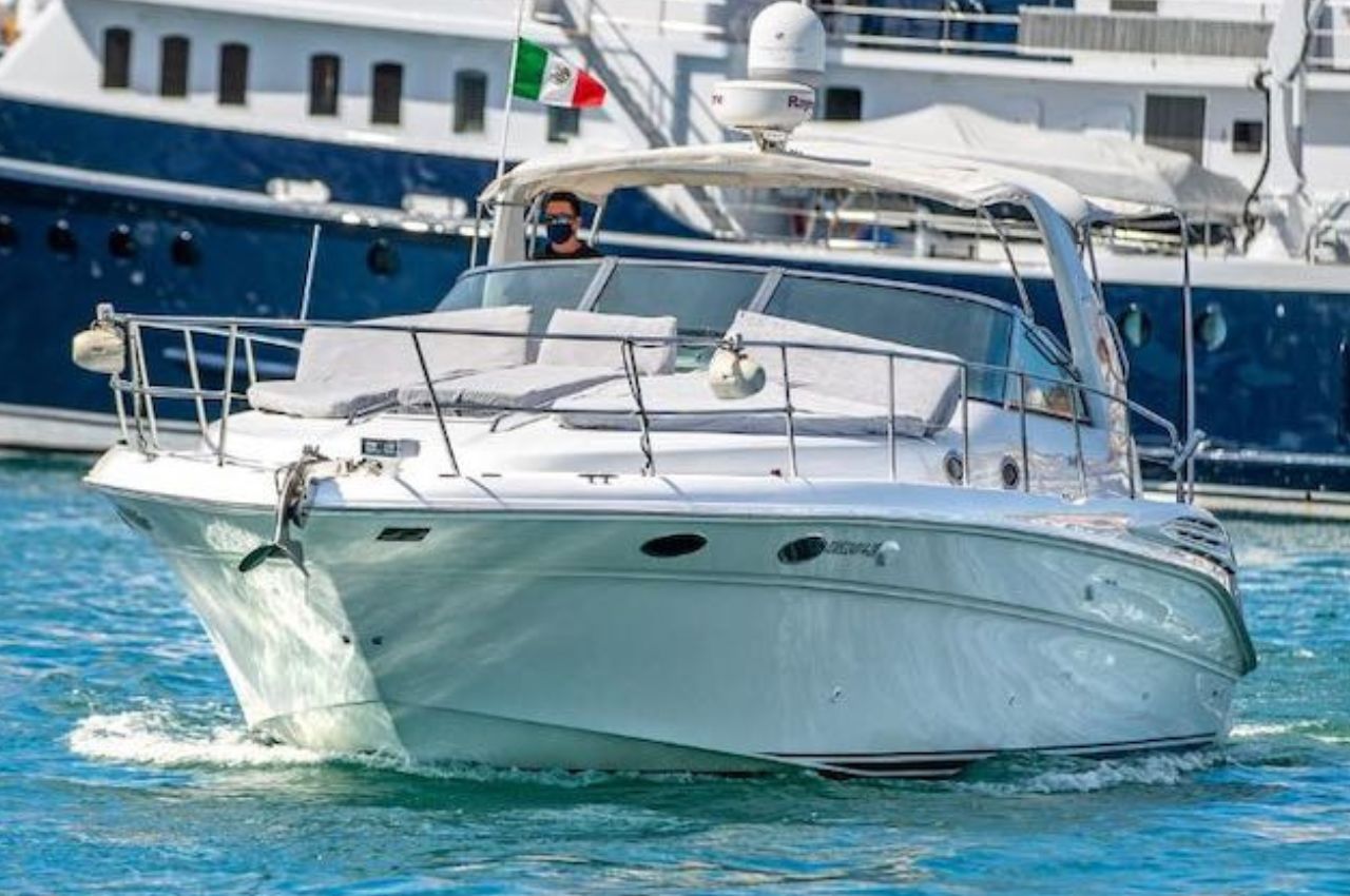 Free Style % | Luxury Yacht Charter La Paz - Lover Lips Yachts 💋