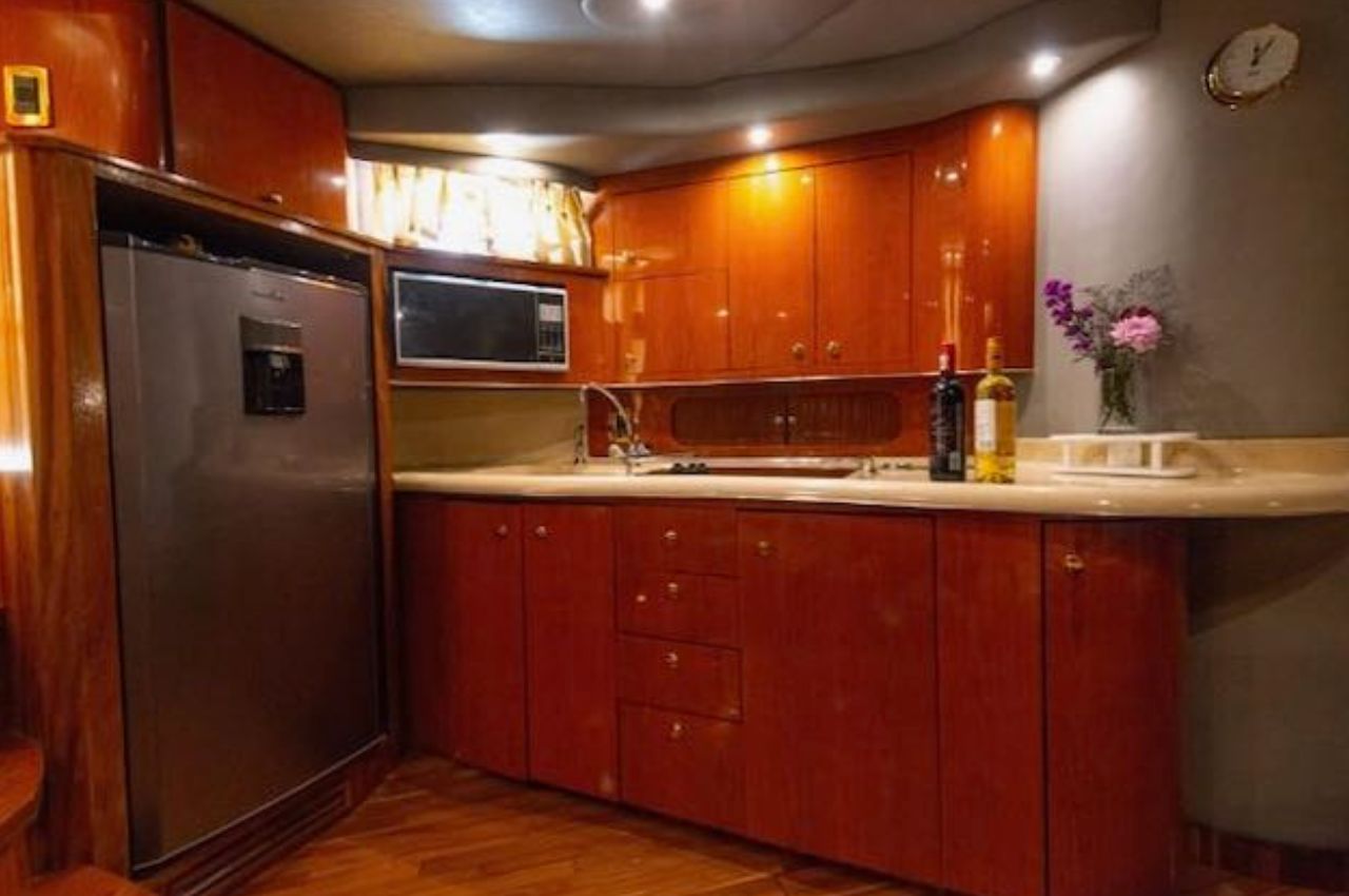 Free Style 2% | Luxury Yacht Charter La Paz - Lover Lips Yachts 💋