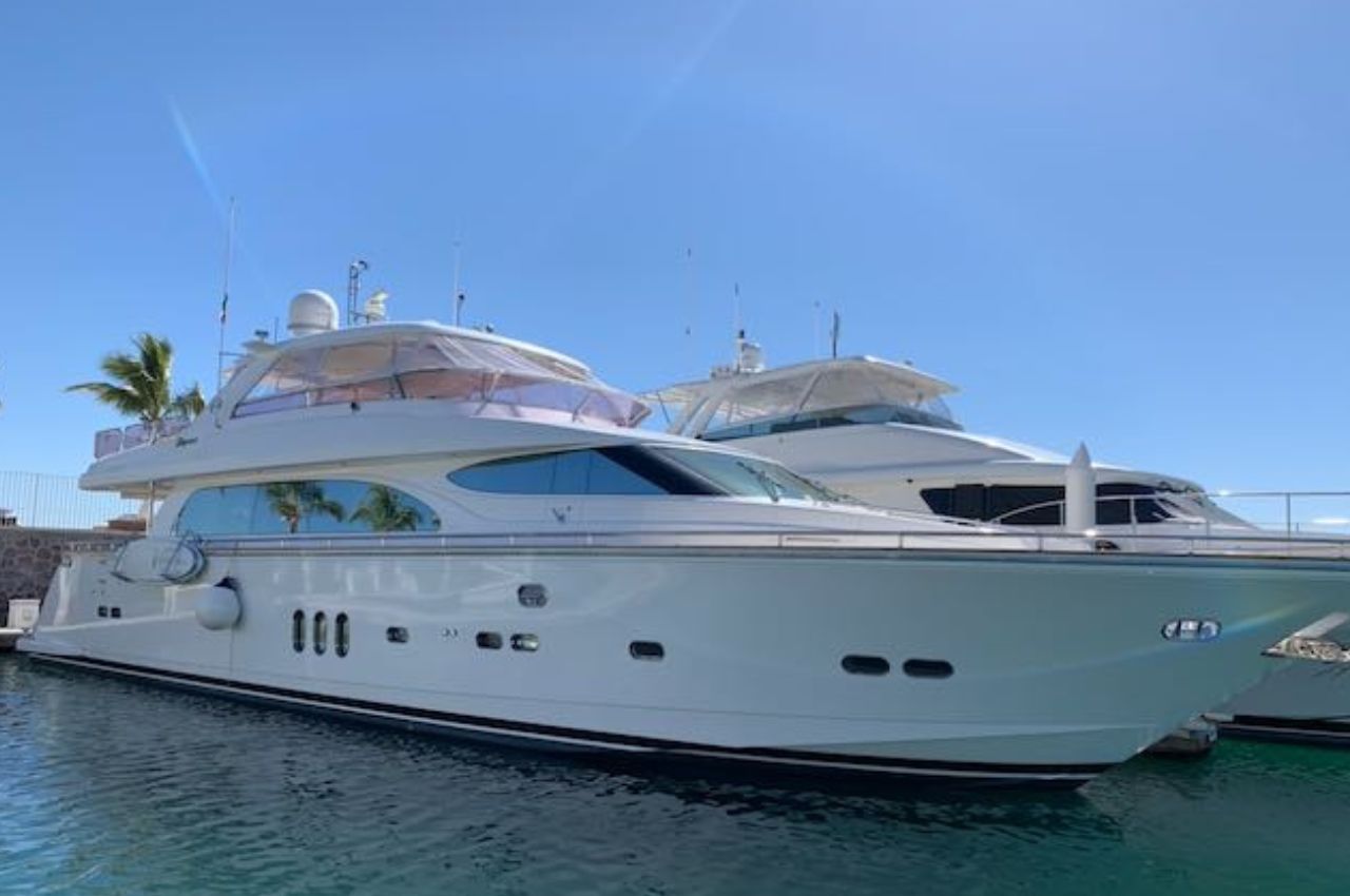 Horizon 84% | Luxury Yacht Charter La Paz - Lover Lips Yachts 💋