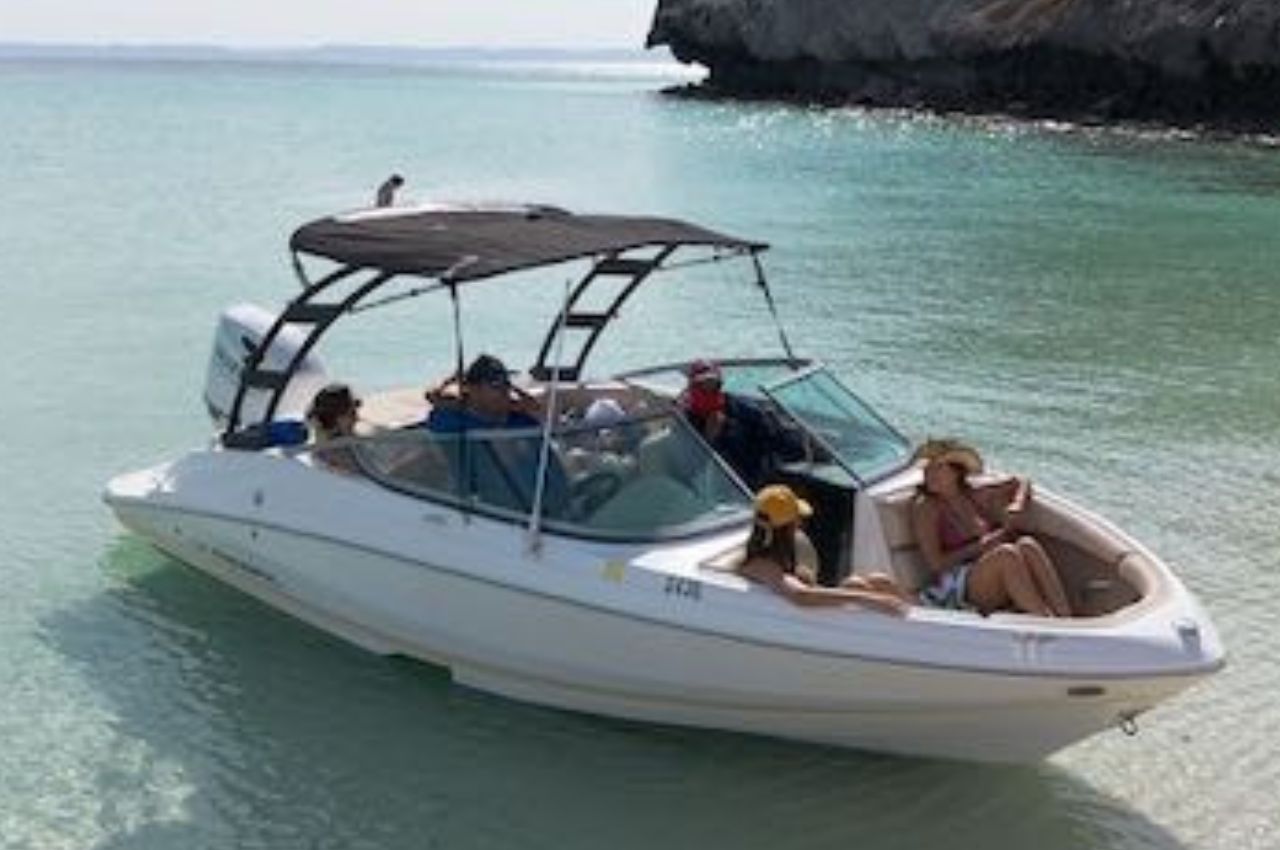 Regal 22 2% | Luxury Yacht Charter La Paz - Lover Lips Yachts 💋