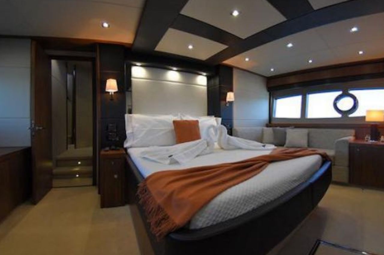 Sunseeker 80 1% | Luxury Yacht Charter La Paz - Lover Lips Yachts 💋