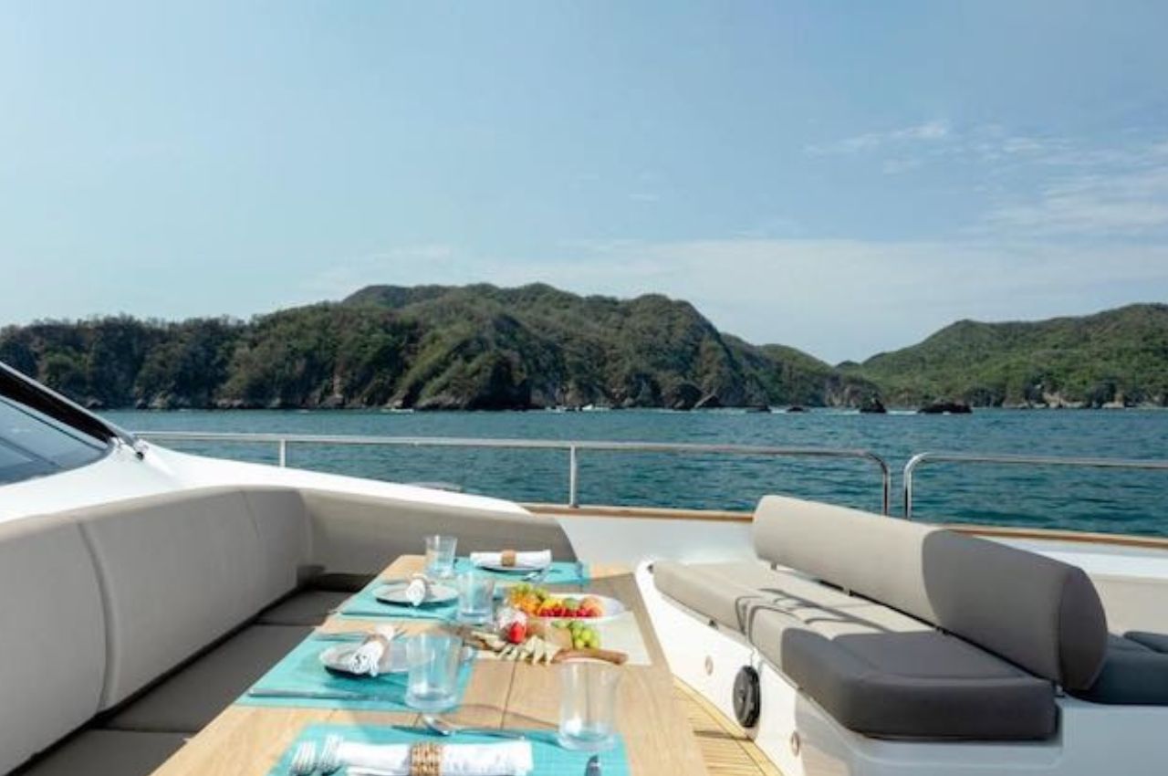 Sunseeker 90 2% | Luxury Yacht Charter La Paz - Lover Lips Yachts 💋