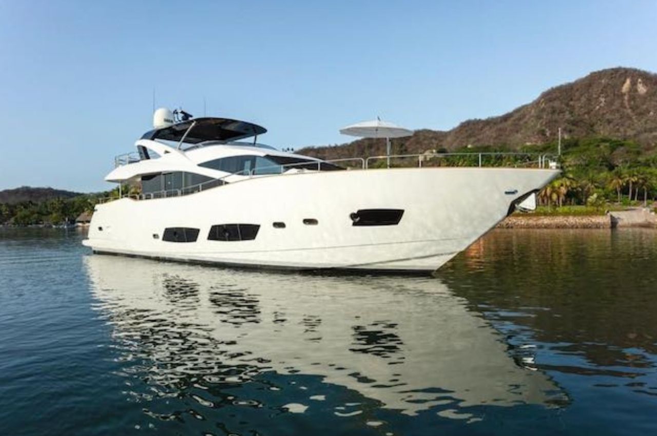 Sunseeker 90% | Luxury Yacht Charter La Paz - Lover Lips Yachts 💋