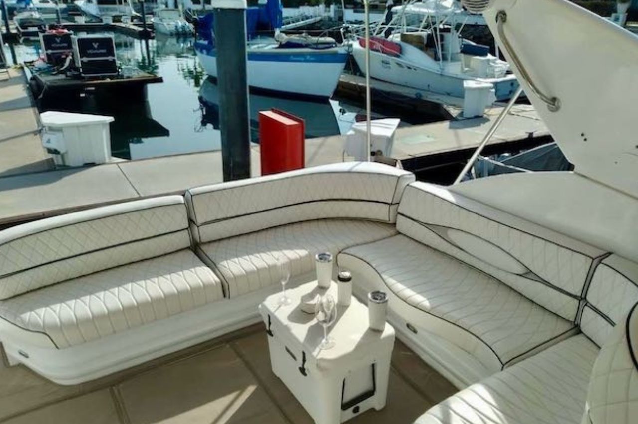Trojan 46 1% | Luxury Yacht Charter La Paz - Lover Lips Yachts 💋