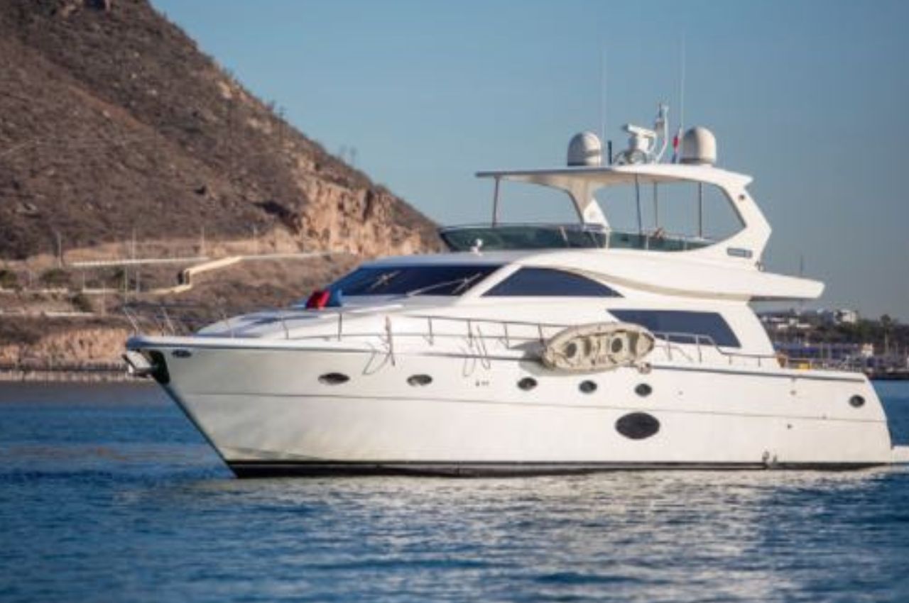 Unisse 70% | Luxury Yacht Charter La Paz - Lover Lips Yachts 💋