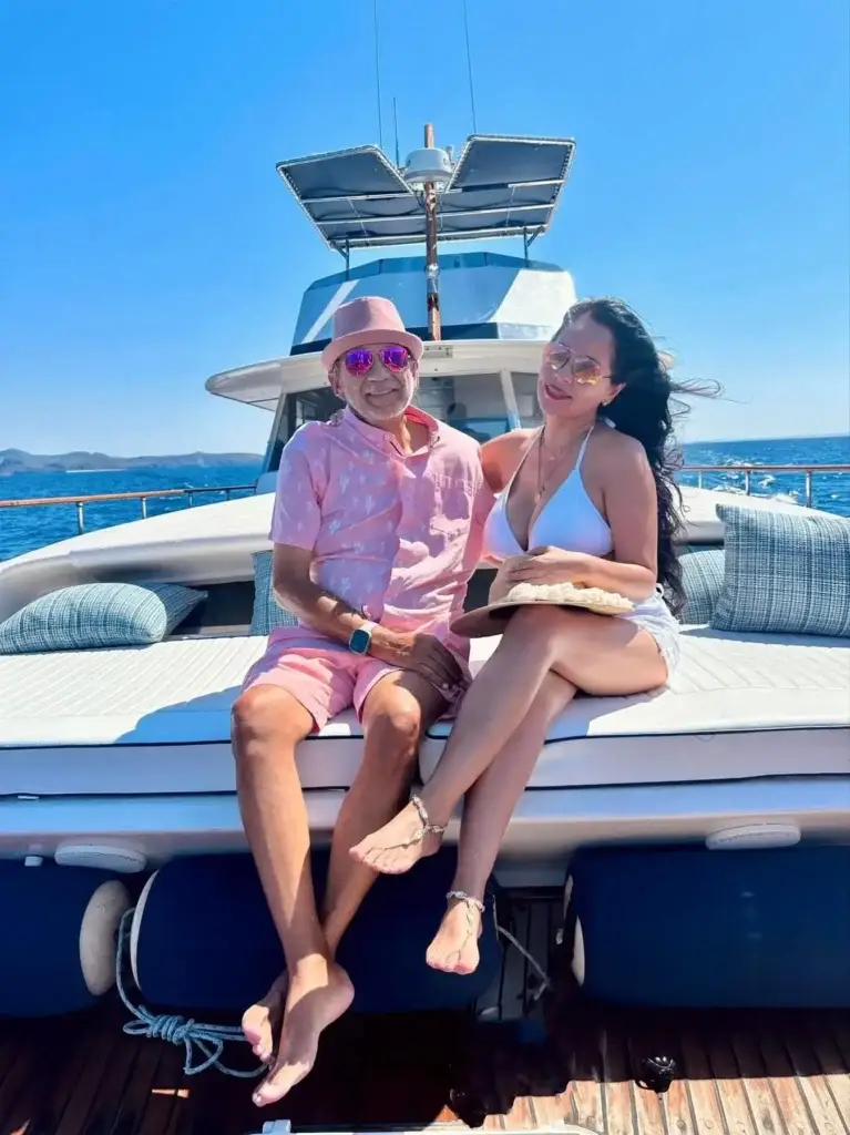 IMG_3934-1webp - Lover lips Couple relaxing on luxury yacht charter in La Paz with Lover Lips Yachts