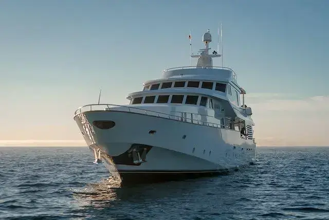 Maranatha-120-14_1webp - Lover lips CNR Super yacht cruising The Sea of Cortez with Lover Lips Yachts