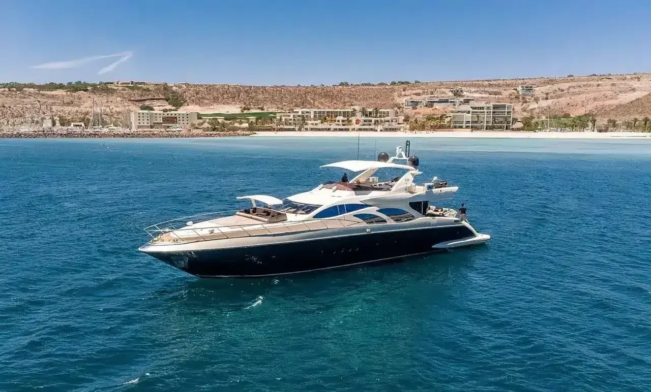 PHOTO-2024-09-21-18-56-05-4_1-e1755024264993webp - Lover lips Luxury Yacht cruising in La Paz Bay with Lover Lips Yachts